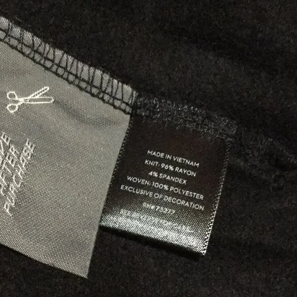 Simply Vera Vera Wang Black Dress w/ Pockets - Picture 7 of 7